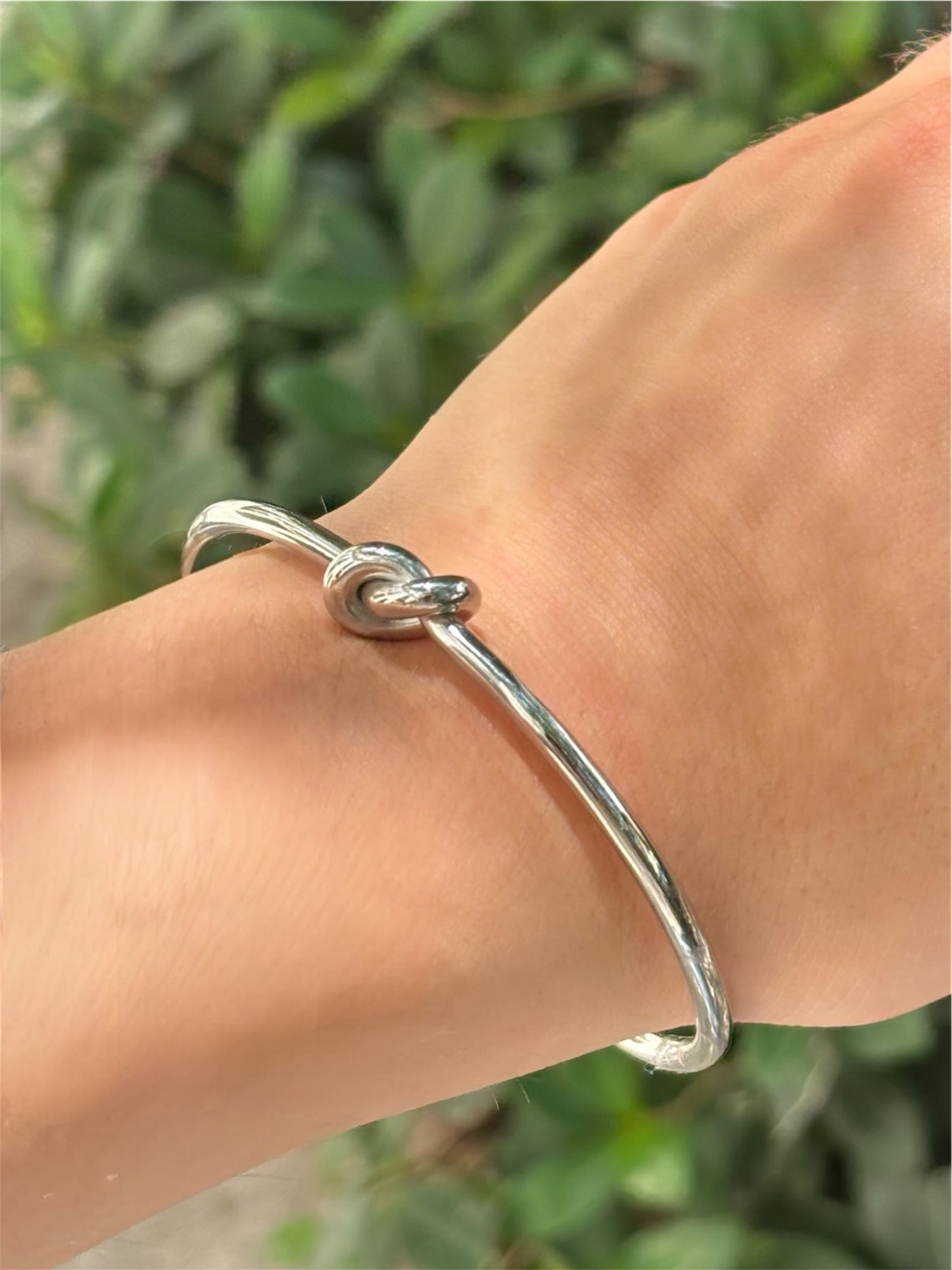 LOVE KNOT CUFF